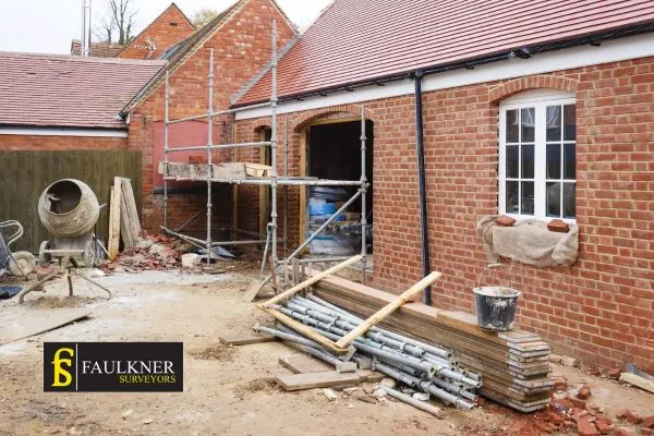 What is the minimum distance between 2 houses? 2 Distance Between Two Houses : Party Wall Surveyors Islington